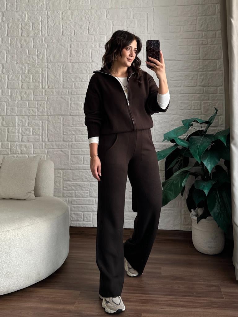 Dik Yaka Önü Fermuarlı Triko Takım Acı Kahverengi