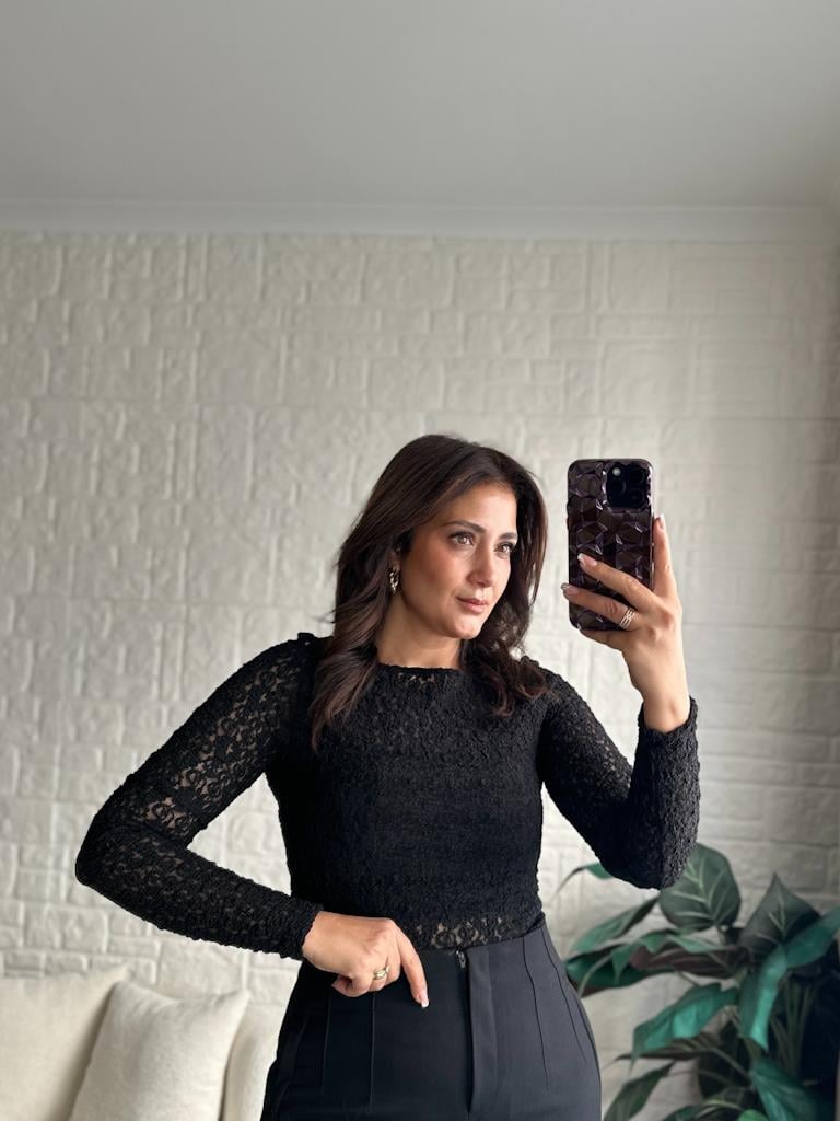 Dilvin Kayık Yaka Dantel Bluz Siyah