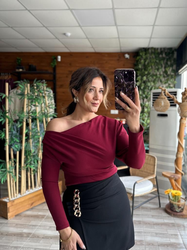 Düşük Omuz Drapeli Asimetrik Krep Bluz Bordo