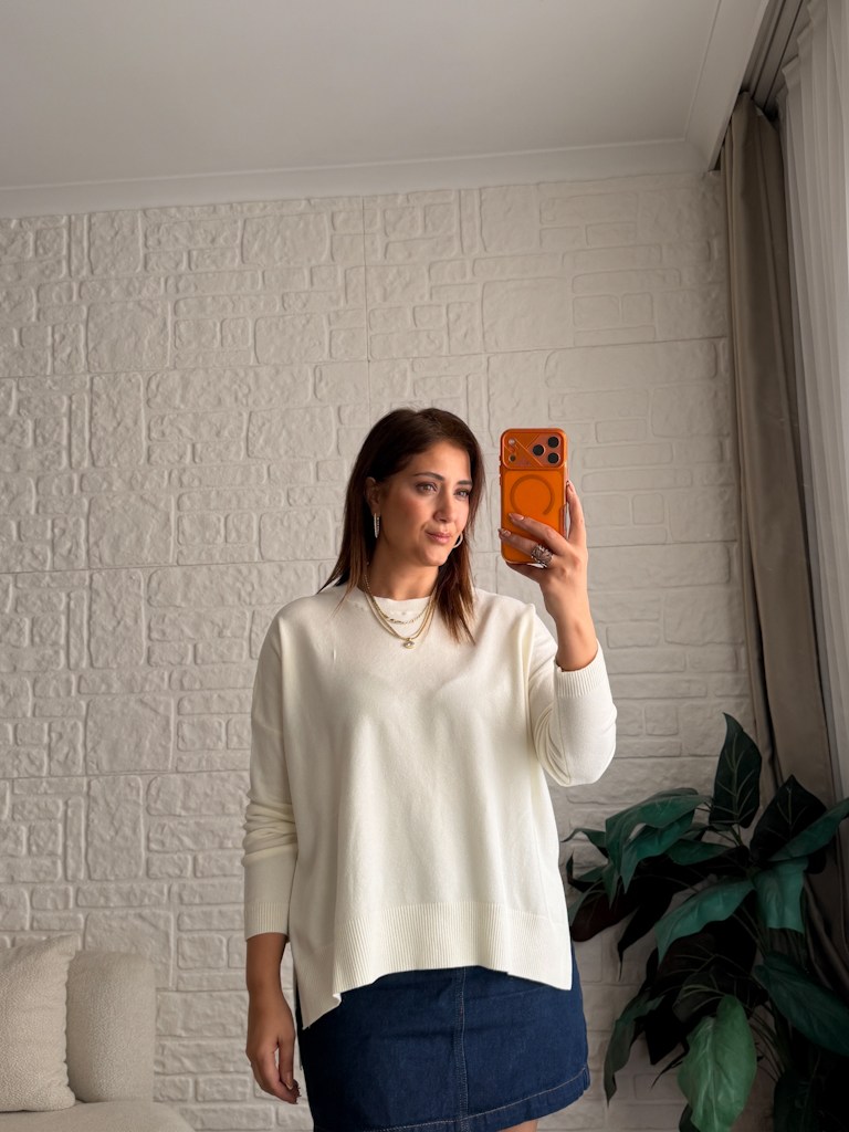 Ekru Yan Yırtçalı Oversize Triko Kazak