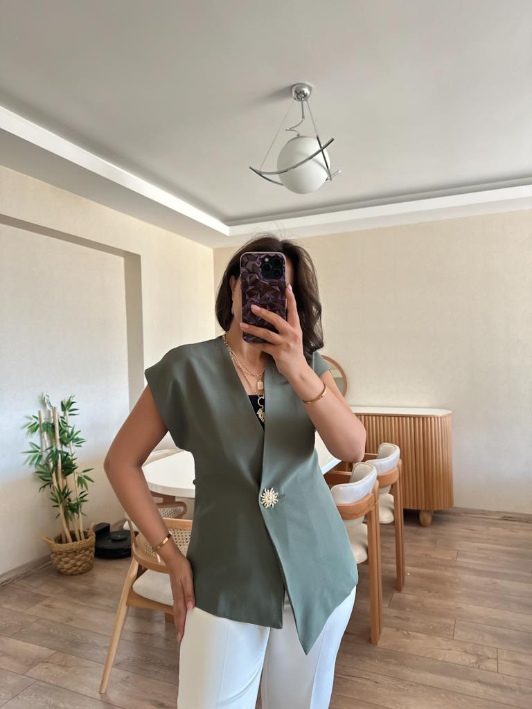 Güneş Düğme Detaylı Krep Yelek Deniz Yosunu