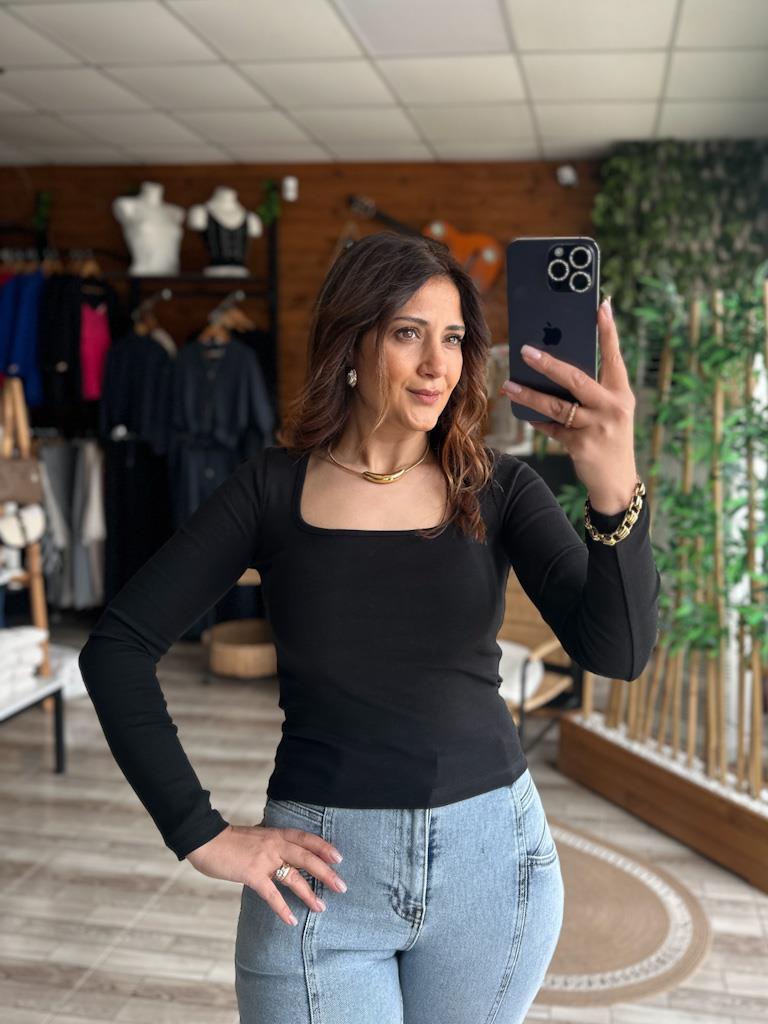 Karol Kare Yaka Pamuk Likralı Penye Bluz Siyah