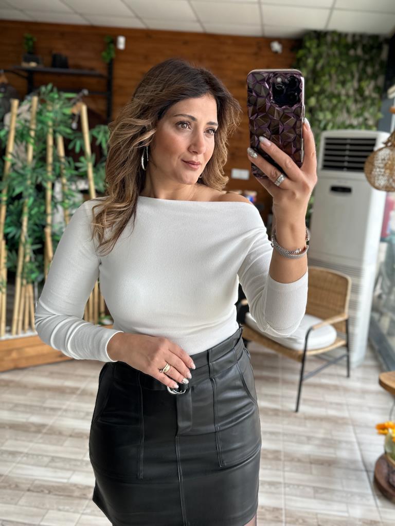 Karol Kaşkorse Kayık Omuz Bluz Ekru