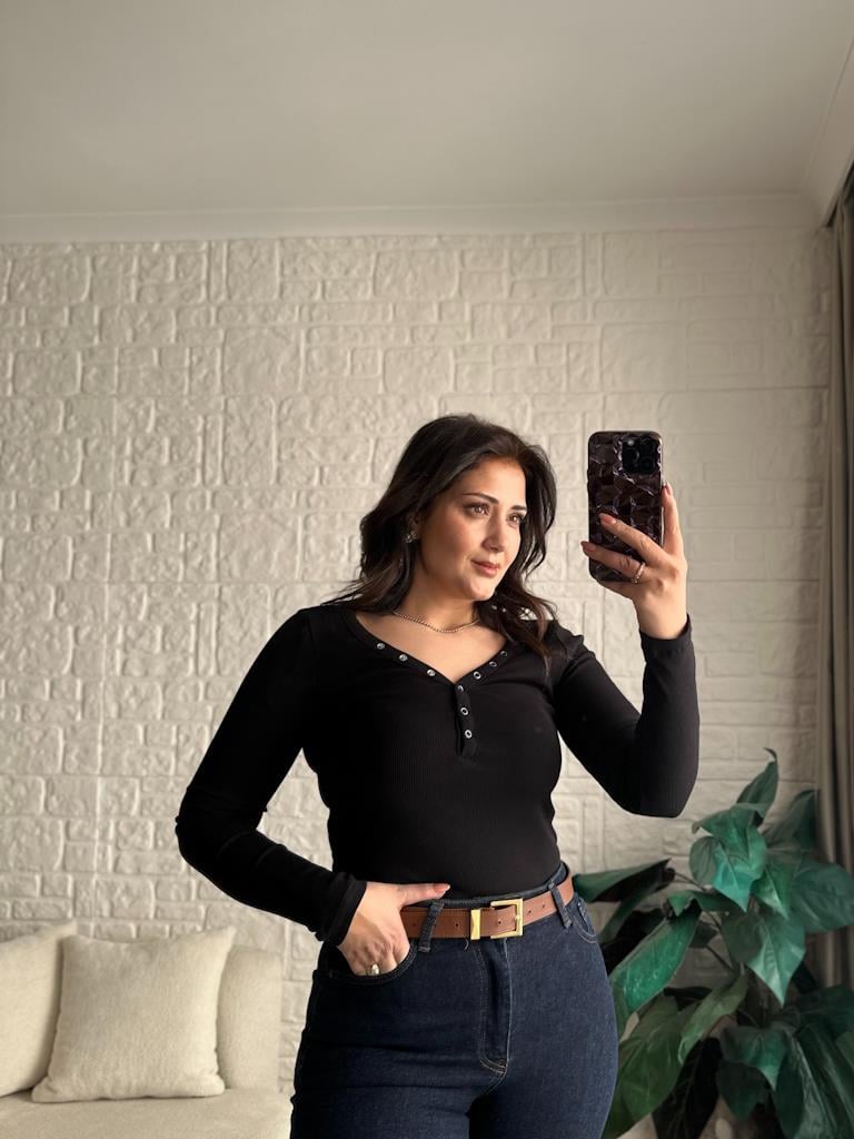 Karol V Yaka Çıtçıtlı Kaşkorse Bluz Siyah