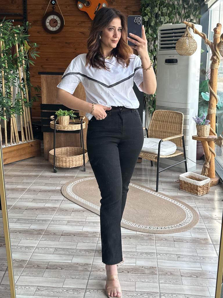 Kesik Paça Yüksek Bel Mom Jean Siyah