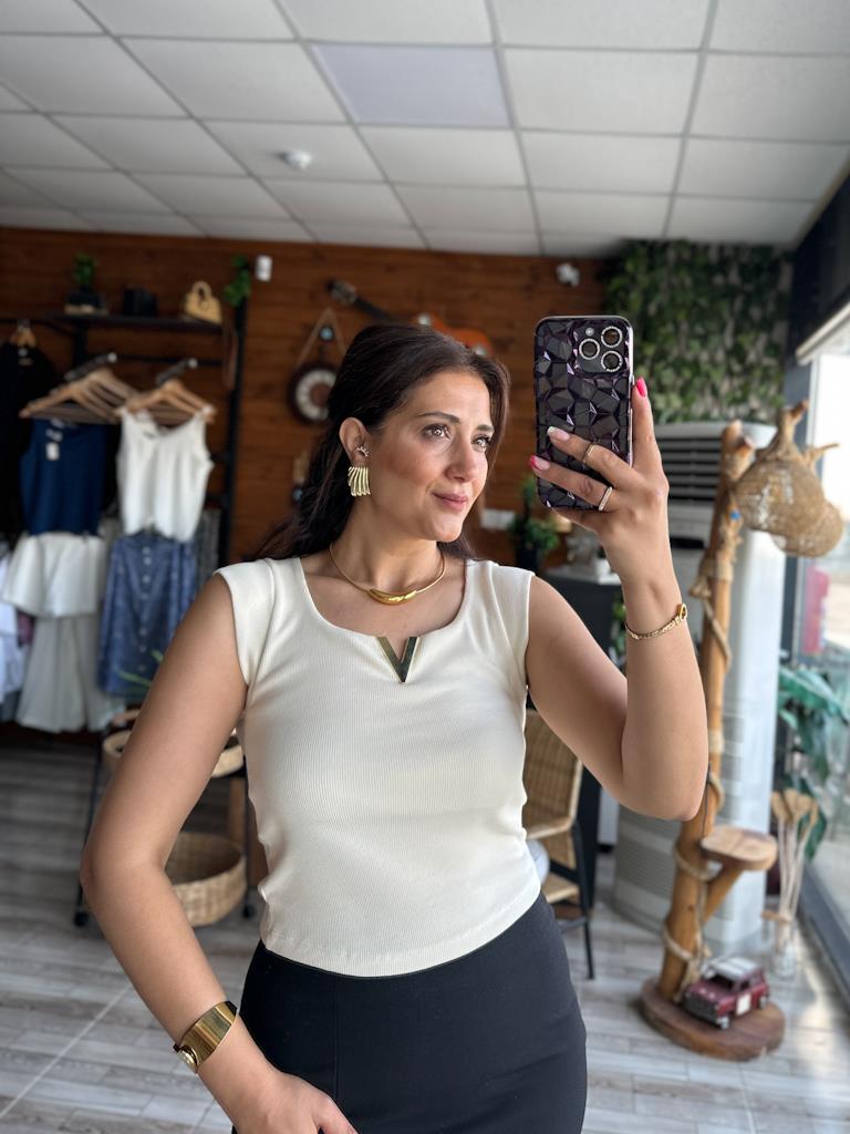 Krem  Lüks Kalite V Aksesuar Detay Kaşkorse Bluz