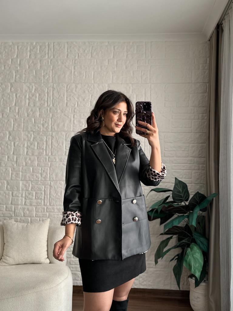 Leopar Astarlı Ön Cep Detaylı Gold Düğmeli Deri Ceket