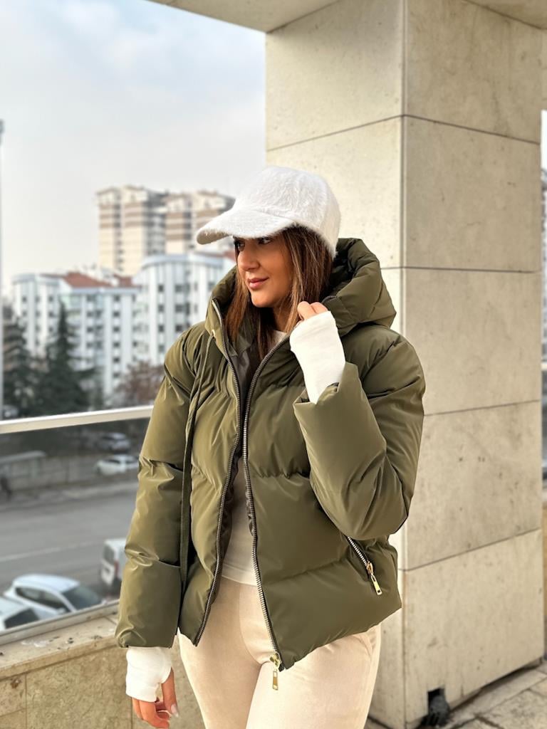 Lüks Kalite Kapşonlu Dolgun Şişme Mont Haki Yeşil