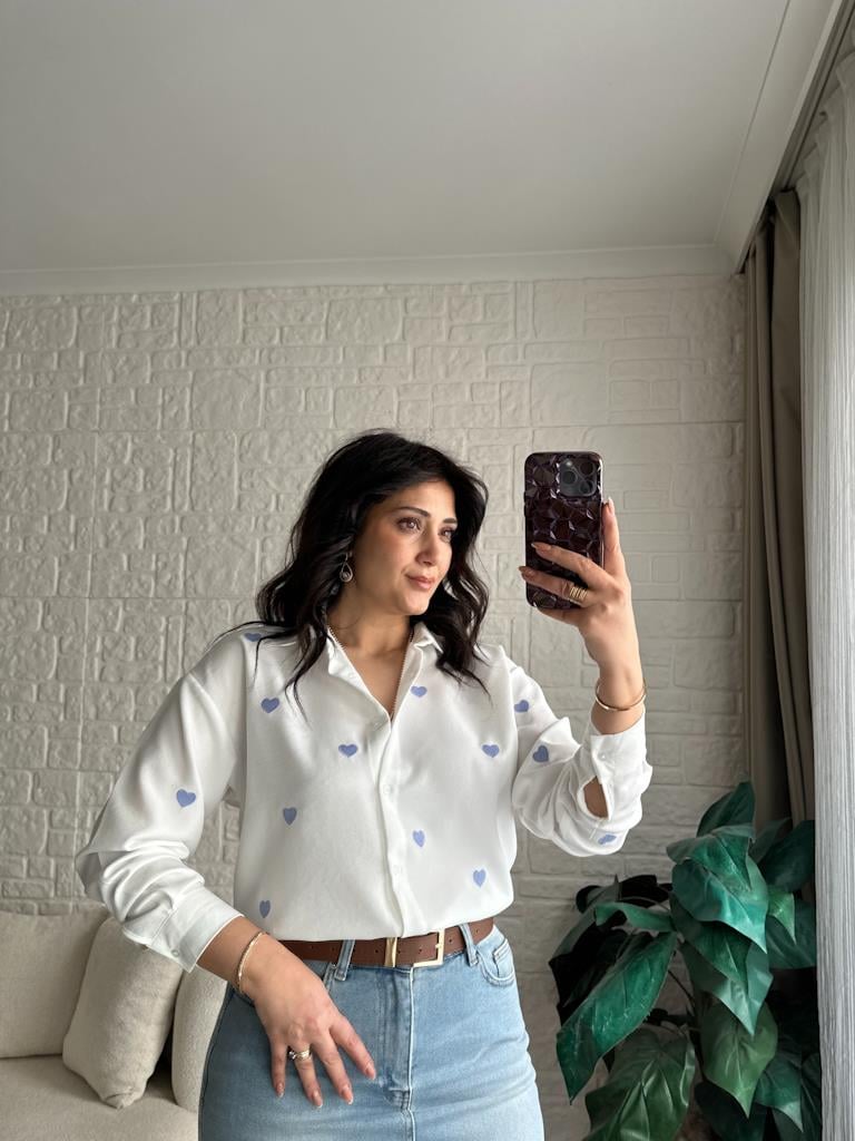 Mavi  Kalp Nakışlı Keten Gömlek