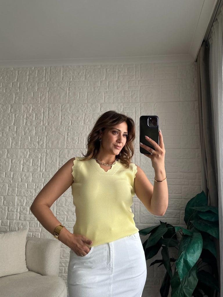 Merdiven Yaka Ajur Desenli Full Likralı Triko Bluz Sarı