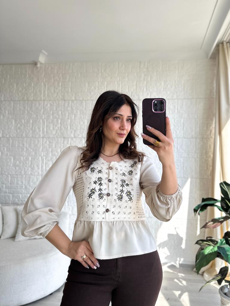 Nakış İşleme Yelek Görünümlü Otantik Bluz Bej