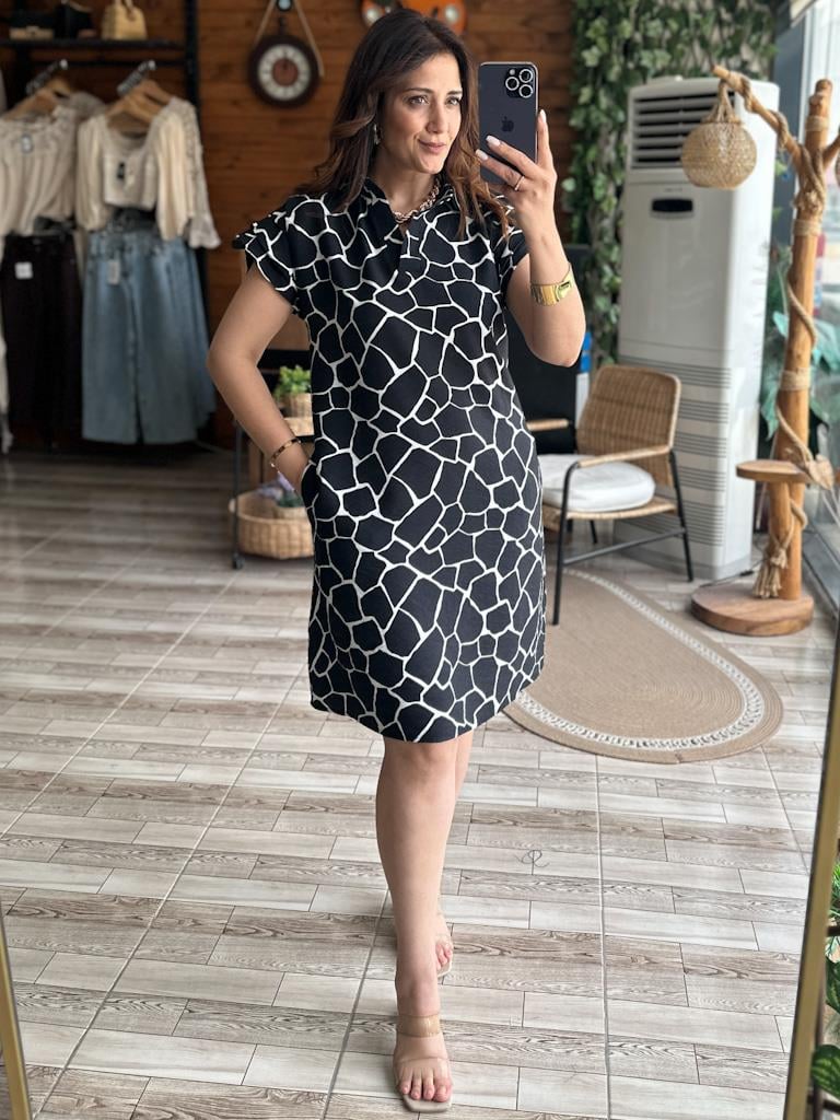 Omuz Drapeli Mermer Desenli Polo Yaka Elbise