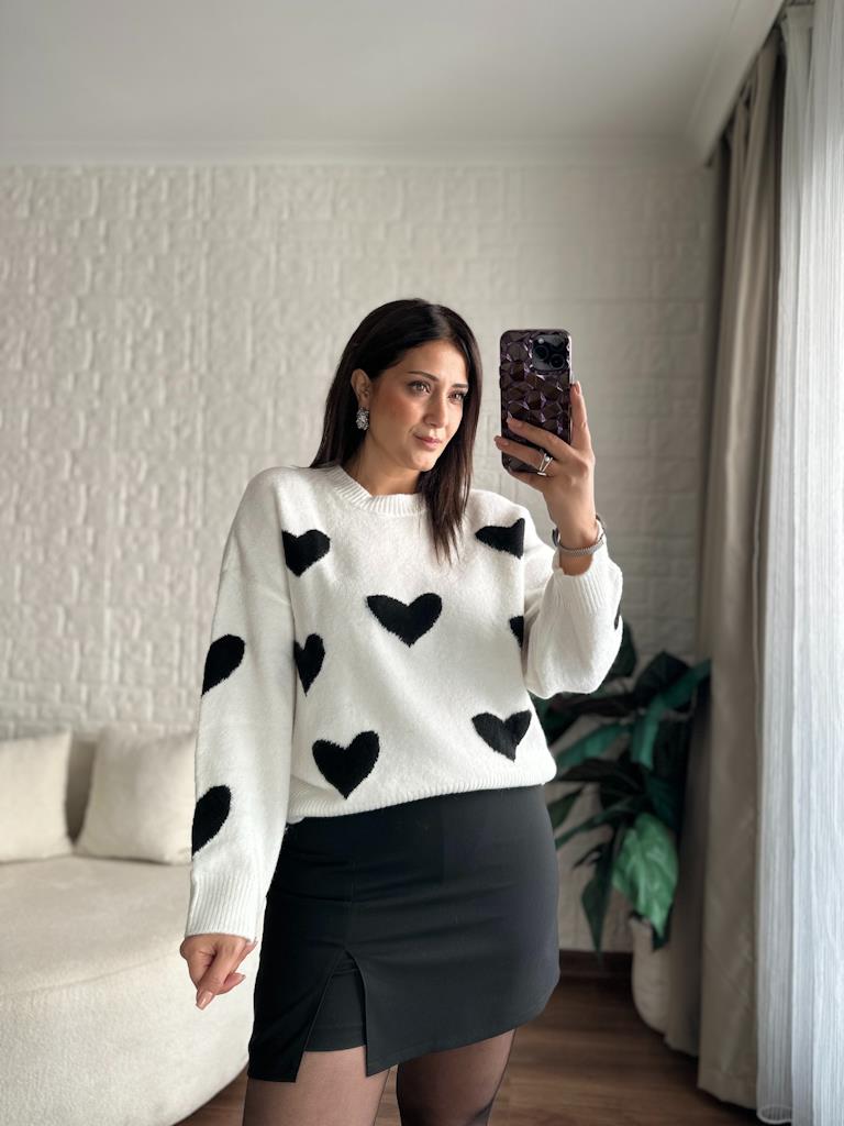 Orijinal Marka Bisiklet Yaka Kalp Nakışlı Kaşmir Kazak