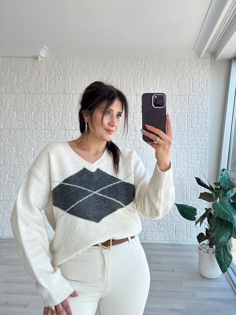 Orjinal Marka Baklava Desen V Yaka Krem Kazak