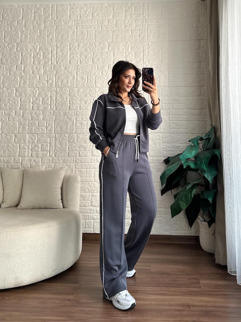 Orjinal Marka Beyaz Şeritli Fermuarlı Oys Takım Füme