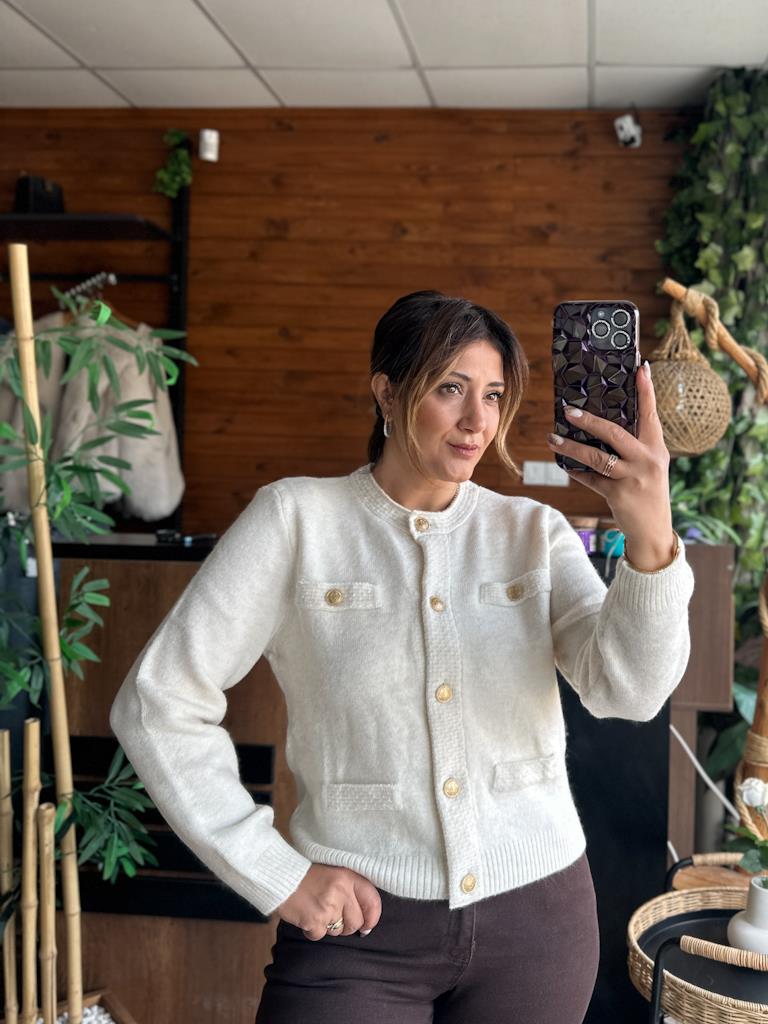 Orjinal Marka Gold Düğme Detay Standart Beden 36-42 Beden Uyumlu Hırka