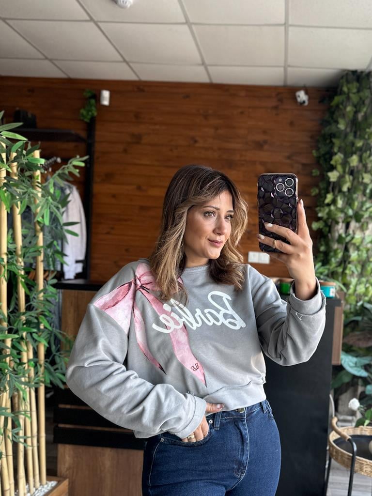 Orjinal Marka Kayık Yaka Barbie Bası Sweatshirt