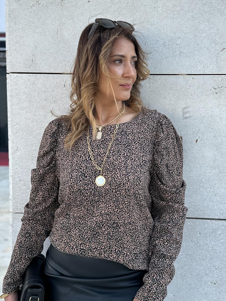 Orjinal Marka Leopar Desen Geniş Yaka Omuz Büzgülü Bluz