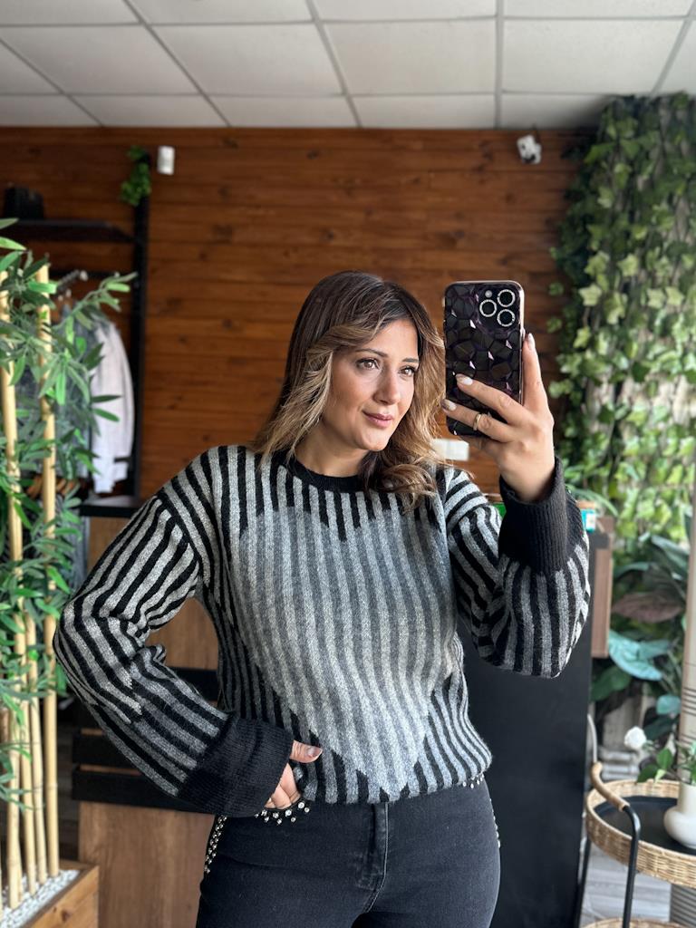 Orjinal Marka Salaş Kalp Desen Çizgili Kazak