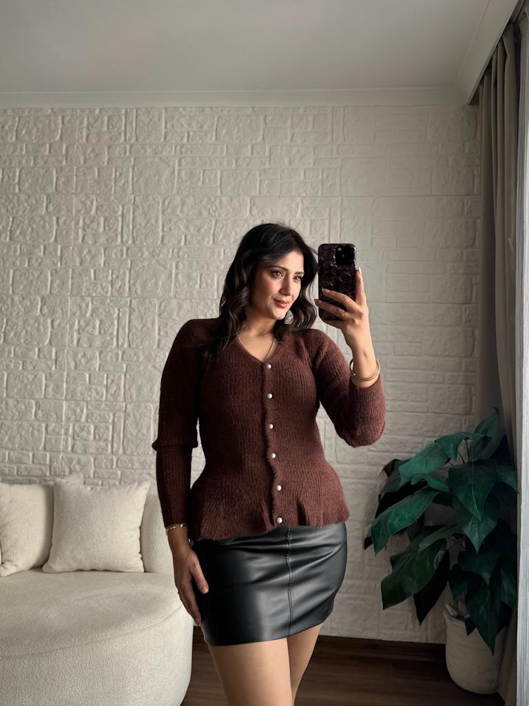 Premium İncili Düğmeli Volanlı Hırka Kahverengi