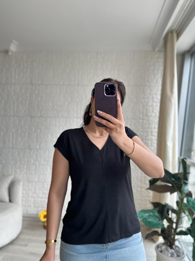 Premium Seri Relaxed Fit V Yaka Basic Tişört Siyah