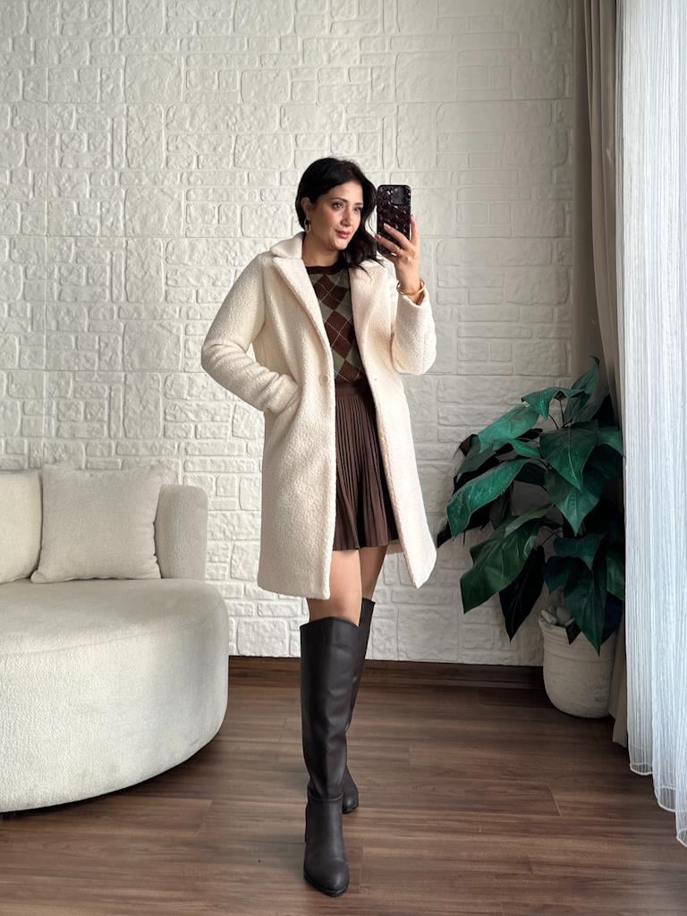 Rahat Kalıp Kaşe Pelüş Astarlı Kaban Ekru