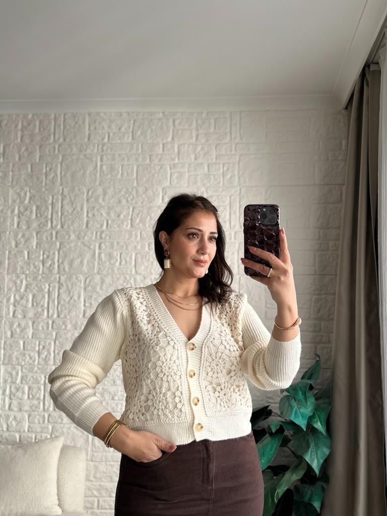 Robin Önü Dantel Örme Hırka