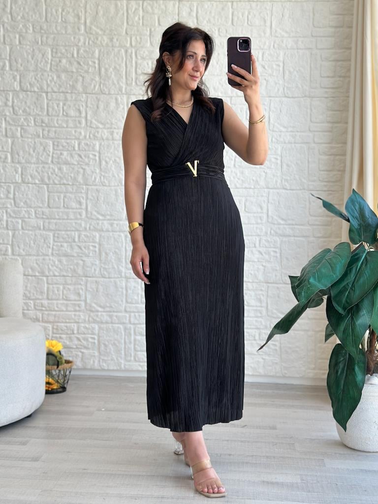 Siyah Kruvaze Yaka V Tokalı Elbise