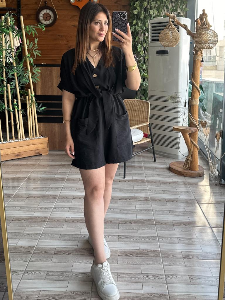 Siyah V Yaka Düğmeli Beli Lastikli Şort Tulum