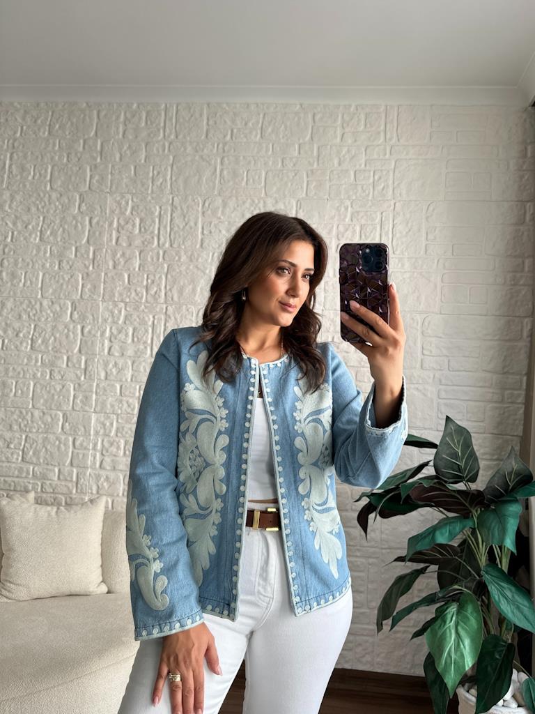 Süzene Nakış İşlemeli Jean Ceket