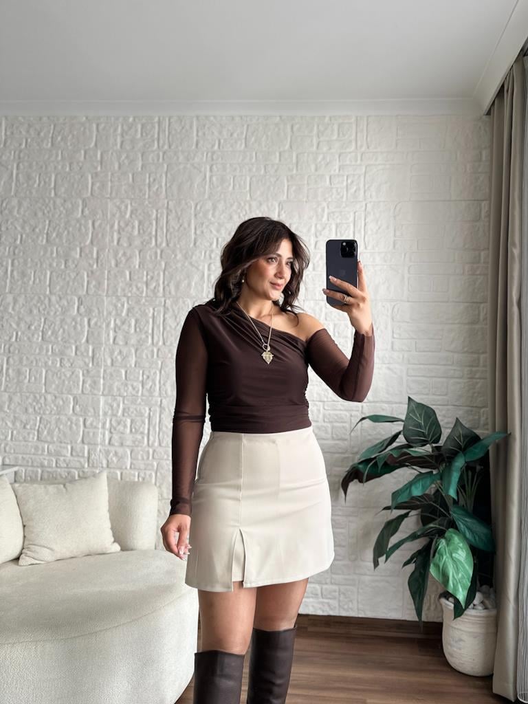 Taş Orjinal Marka Yırtmaç Detaylı İçi Şortlu Etek