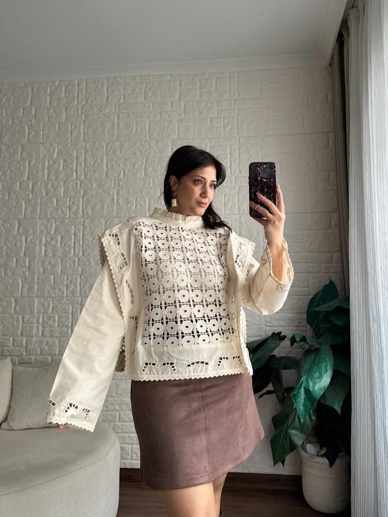 Tasarım Yaka Fırfırlı Keten Örme Ajur Bluz Bej