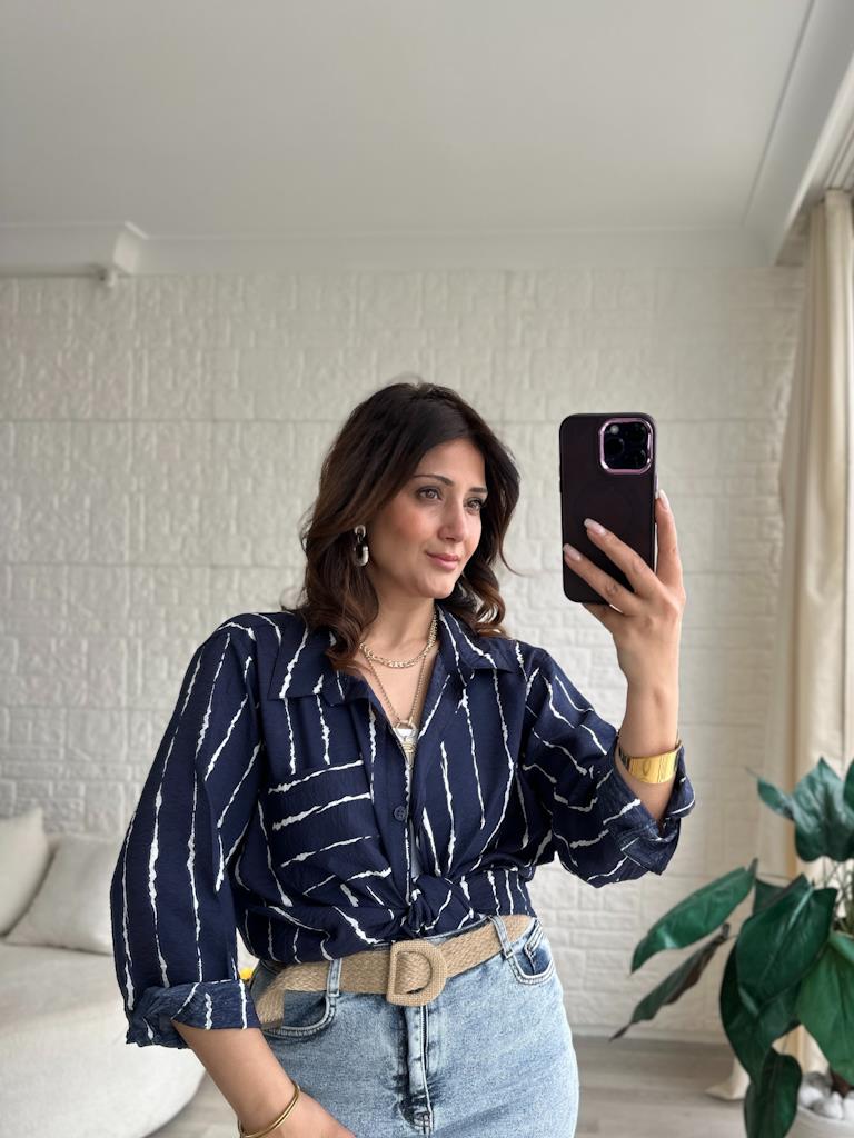 Tek Cep Detaylı Lacivcert Çizgili Gömlek