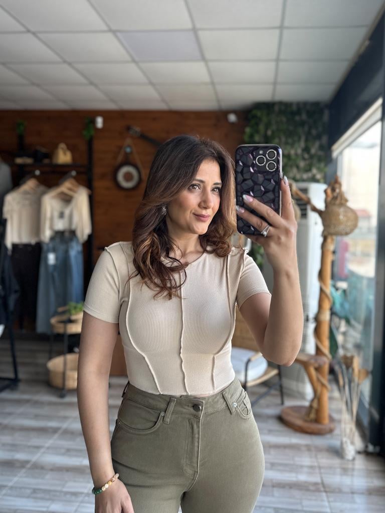 Ters Dikiş Detay Likralı Crop Bej