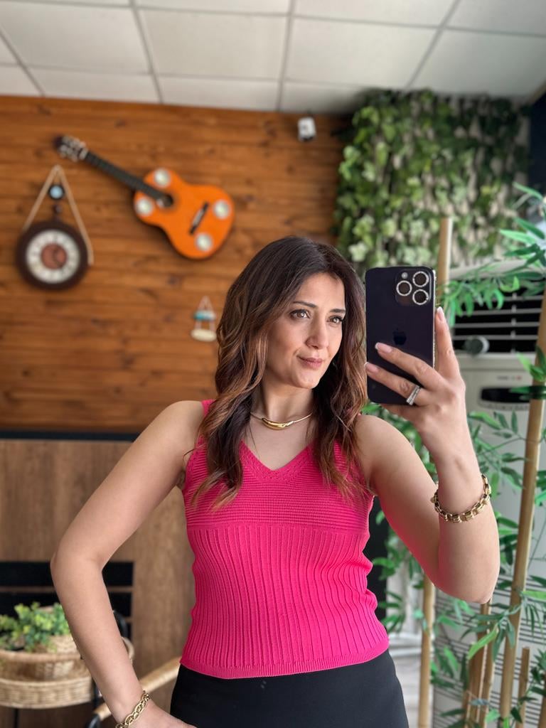 V Yaka Kalın Askılı Ajur Detaylı Triko Bluz Pembe