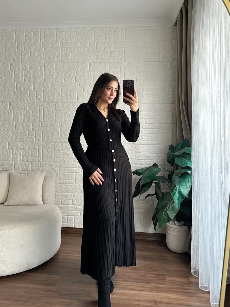 V Yaka Önü Düğmeli Kemerli Triko Elbise Siyah