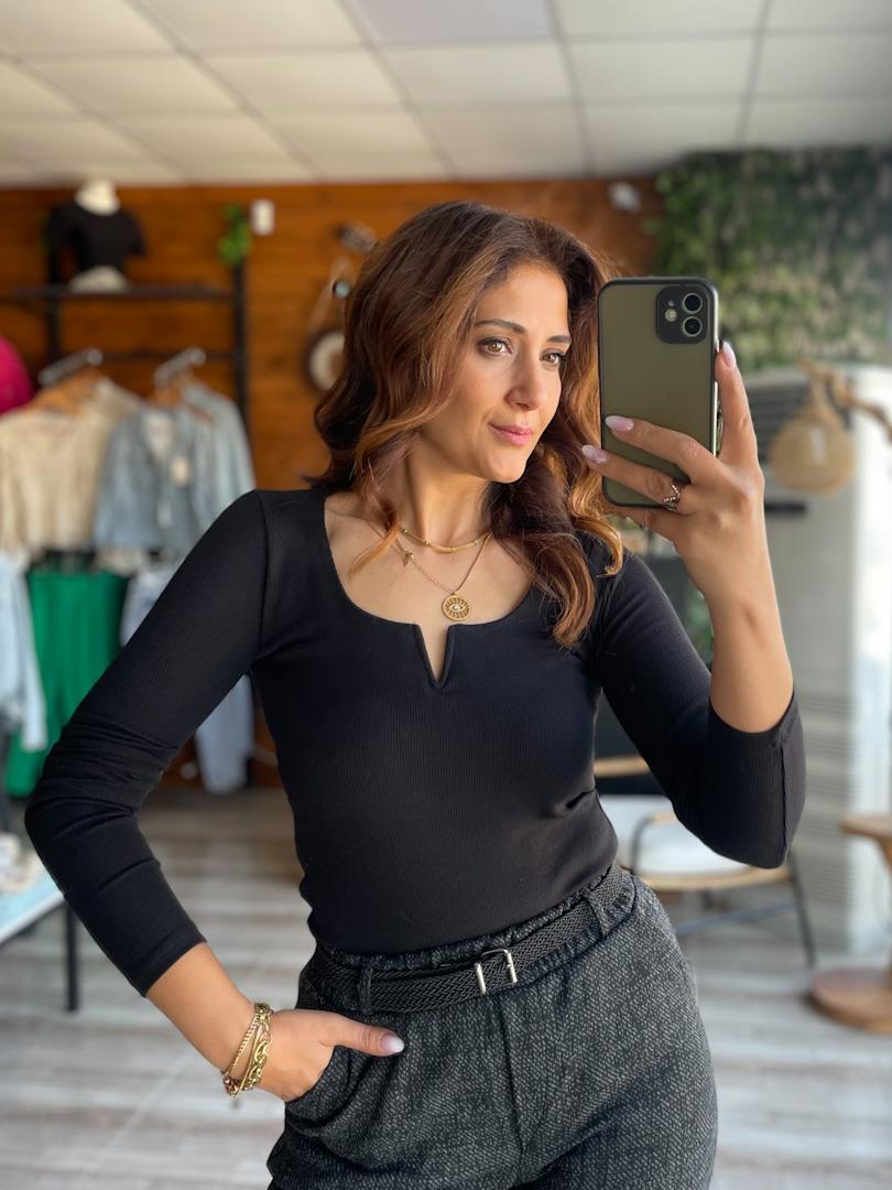 V Yaka Ultra Esnek Demirli Bluz Siyah