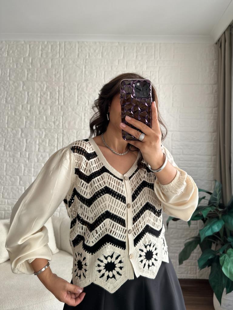 Vintage Model Siyah Bej Renkli Örgü Hırka Tarzı Düğmeli Bluz