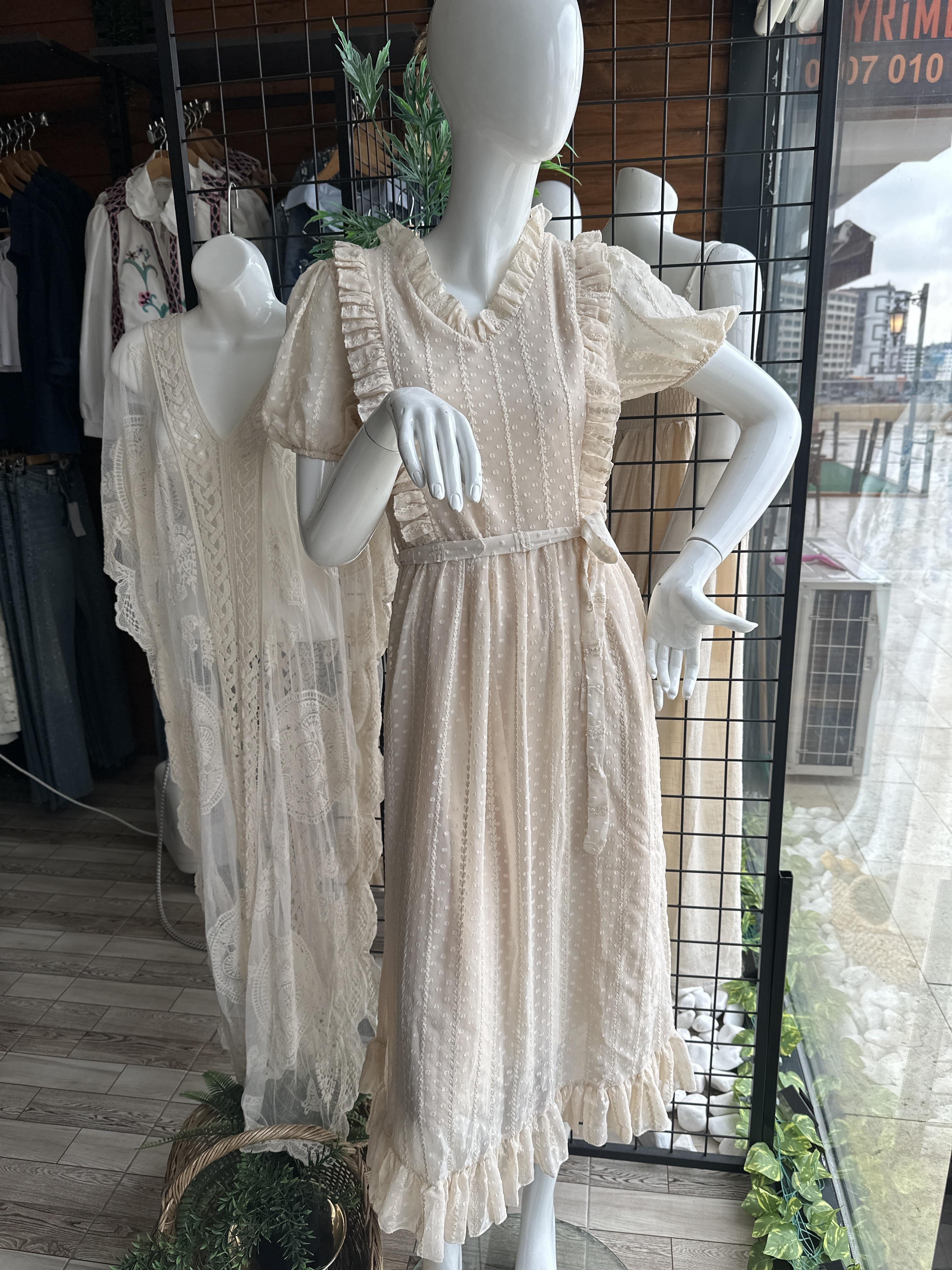 Vintage Model Tül Nakışlı Elbise
