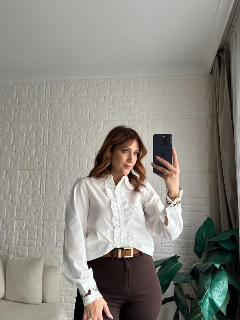 Yaka Kuş Nakışlı Fırfırlı Gömlek