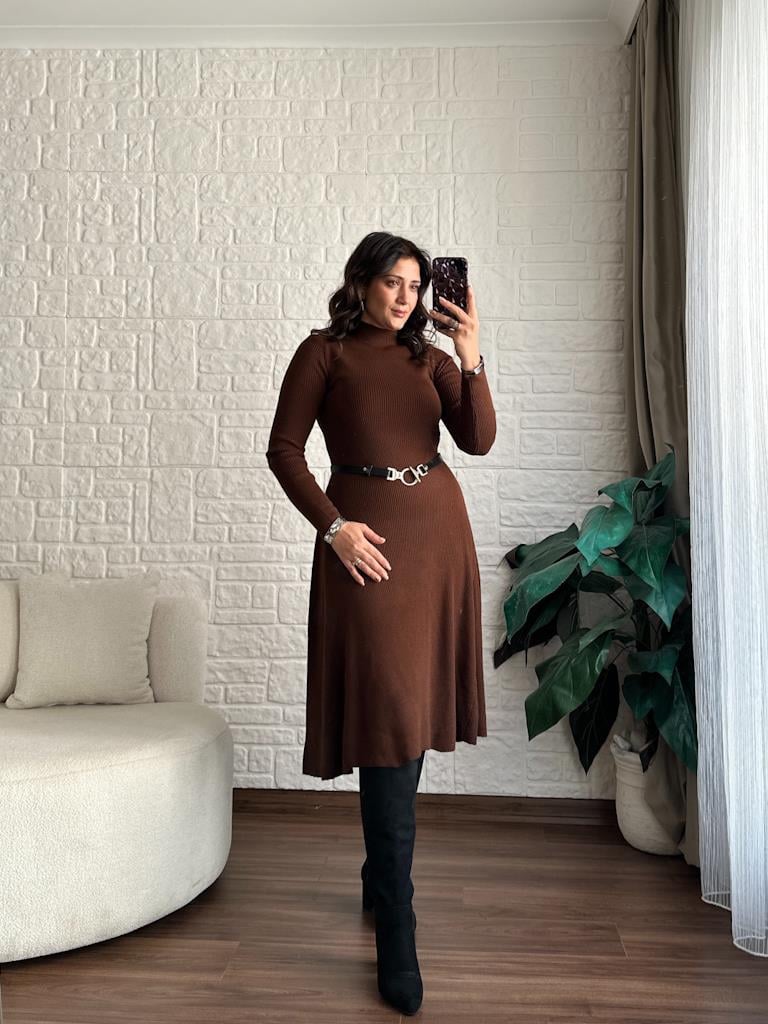 Yarım Balıkçı Kemerli Triko Elbise Kahverengi
