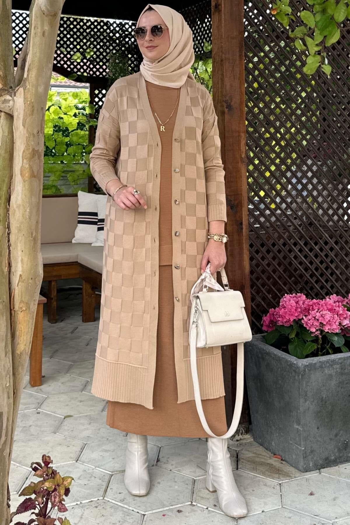 Dama Desenli Gri Triko Hırka | Rabia Şamlı | Tesettür Giyim, Elbise ve Kadın Giyim Modası