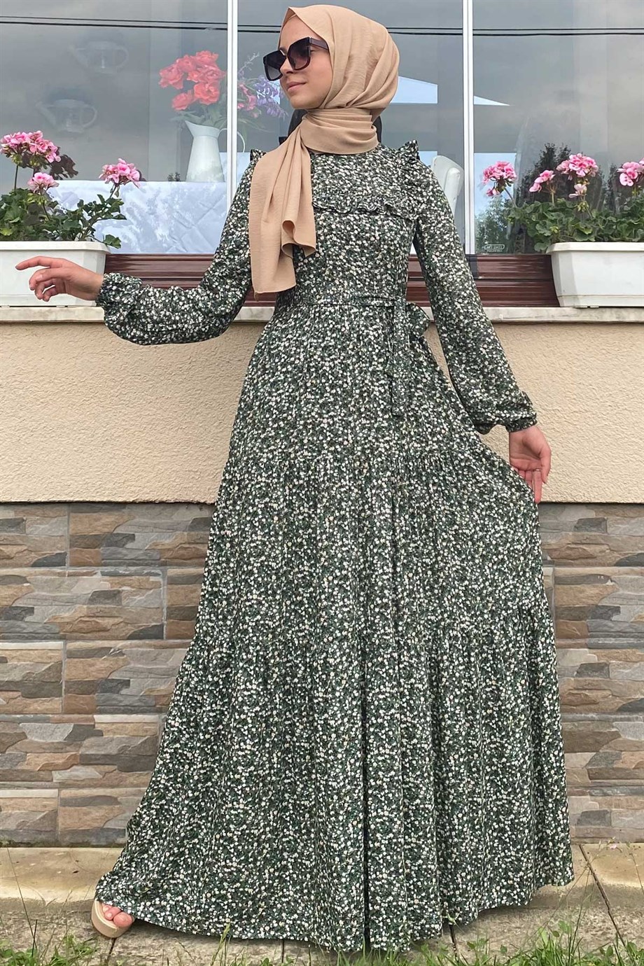 Berna Çiçekli Elbise Yeşil - Rabia Şamlı | Tesettür Giyim, Elbise ve Kadın  Giyim Modası