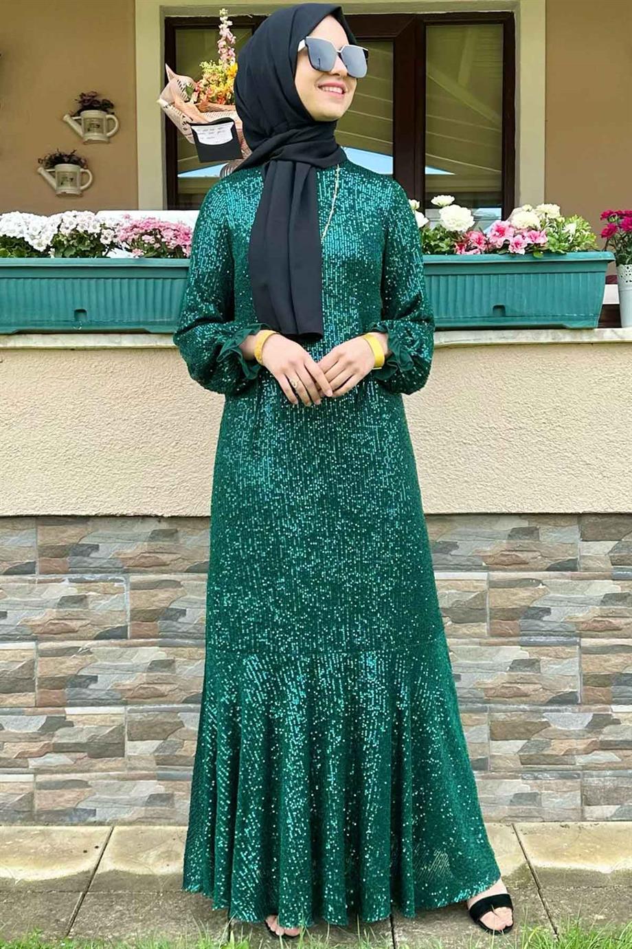 Pırıl Zümrüt Yeşili Elbise - Rabia Şamlı | Tesettür Giyim, Elbise ve Kadın  Giyim Modası
