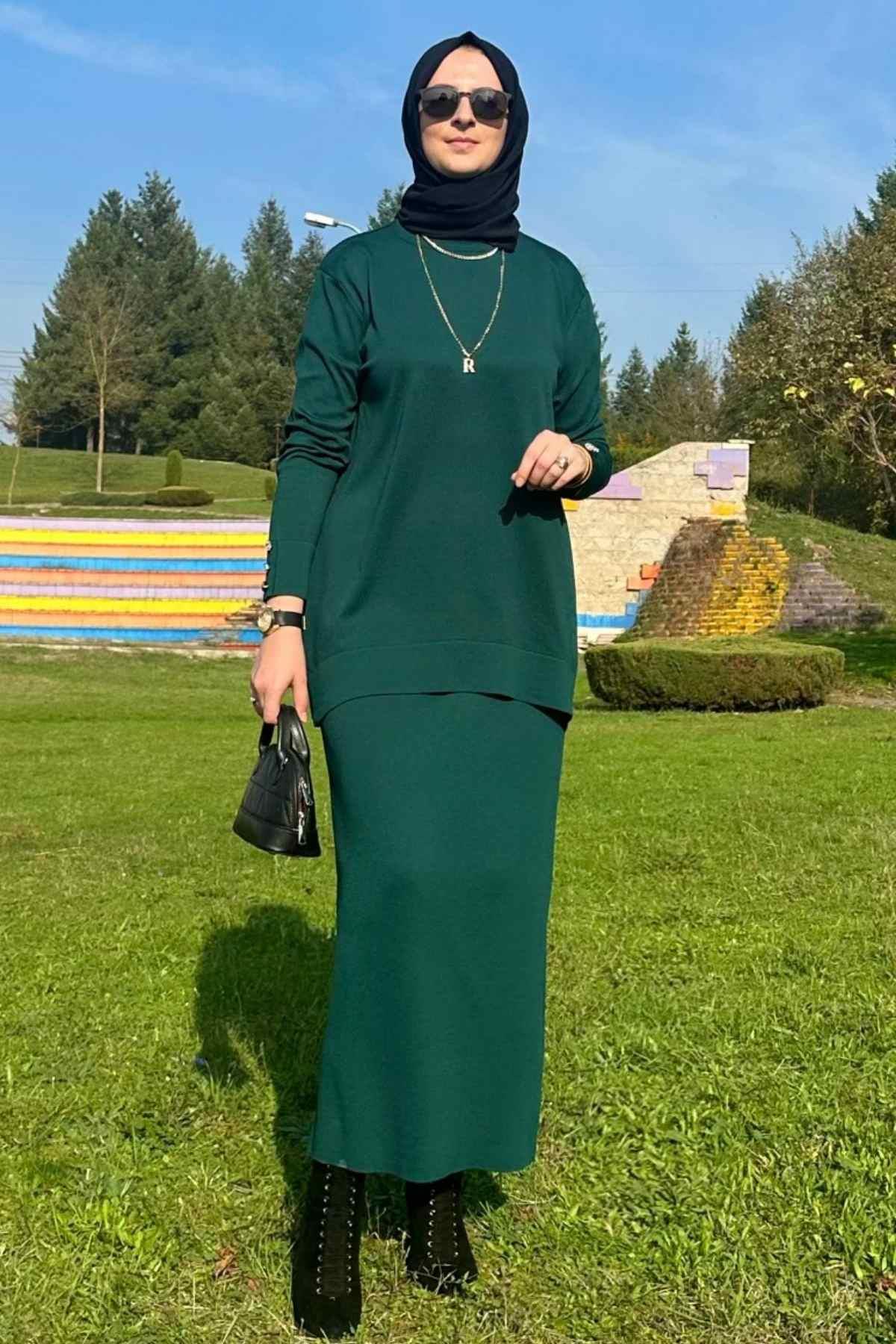 Sevinç Etekli Triko Takım Zümrüt - Rabia Şamlı | Tesettür Giyim, Elbise ve Kadın Giyim Modası