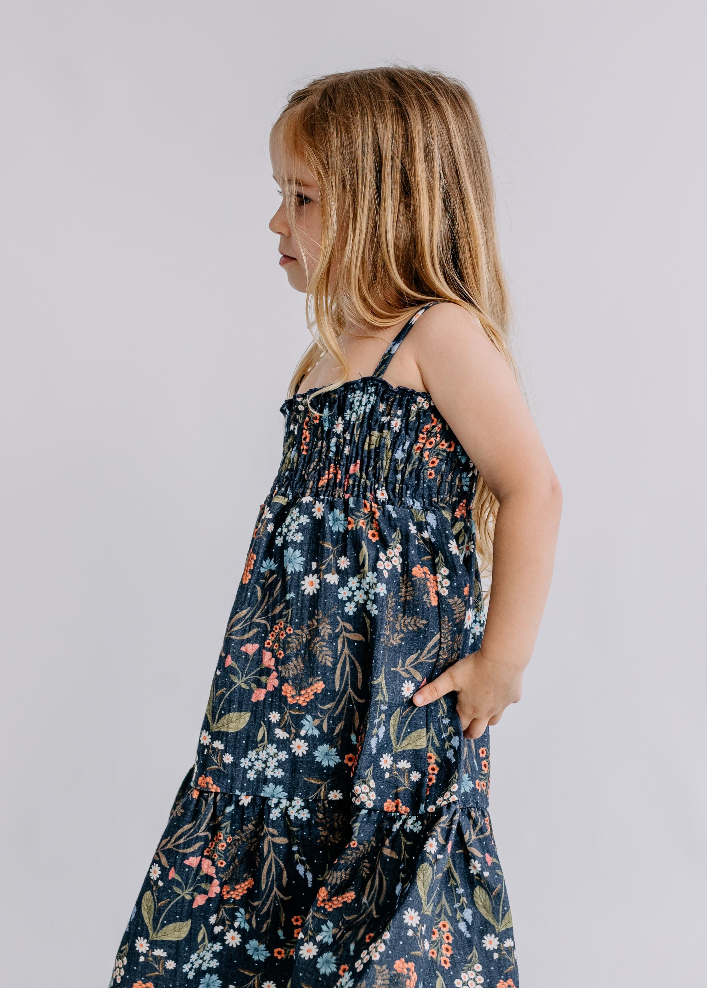 WalkiddyElbiseLacivert Çiçek Desenli Gipeli Organik Müslin Çocuk Elbise