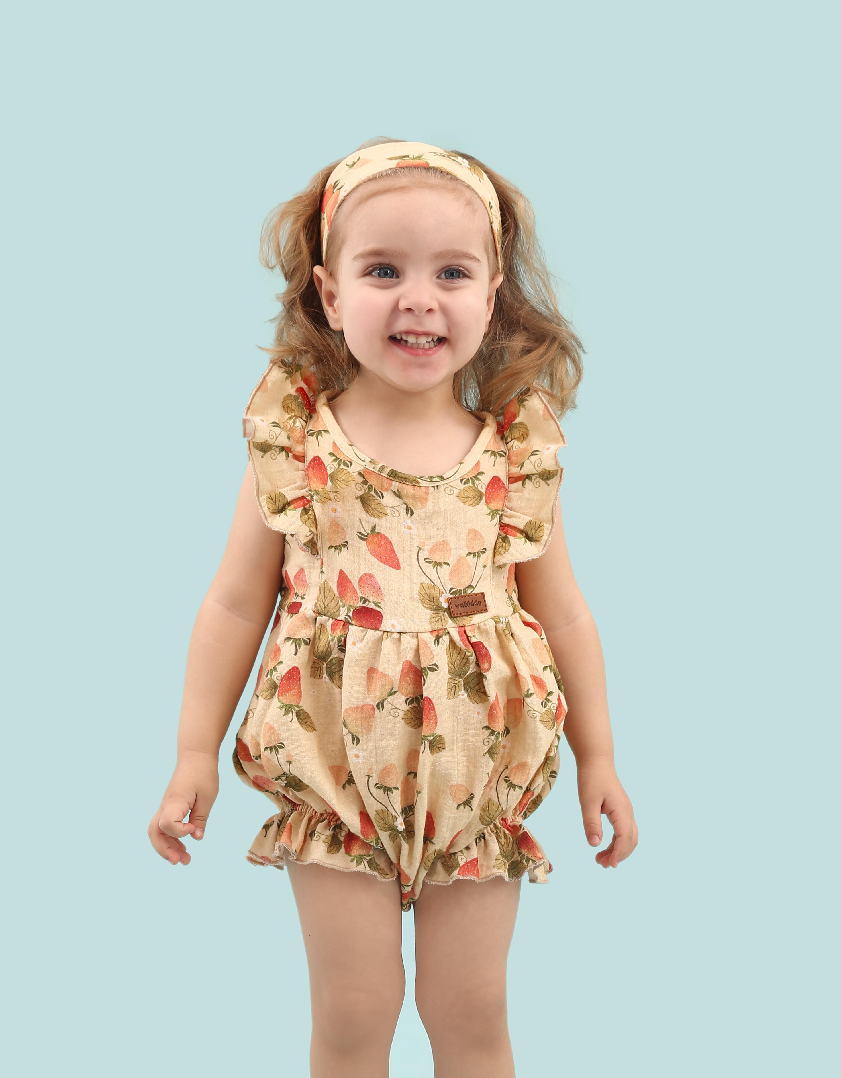 WalkiddyTulumÇilek Desenli Fırfırlı Müslin Bebek Tulum