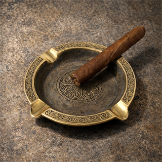 Coho Brazen Antique İşlemeli Döküm Puro Küllüğü