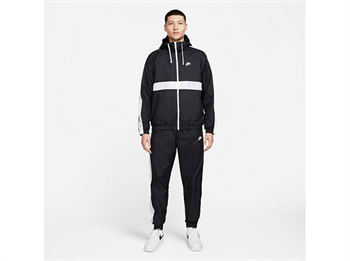 Nike Sportswwear Erkek Eşofman Takımı