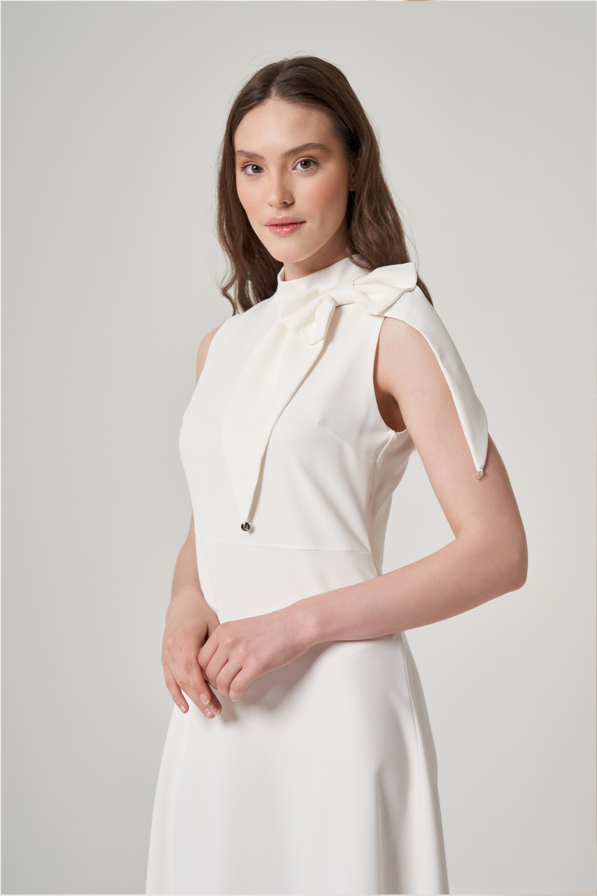 Beyaz Fiyonklu Krep Elbise 2774